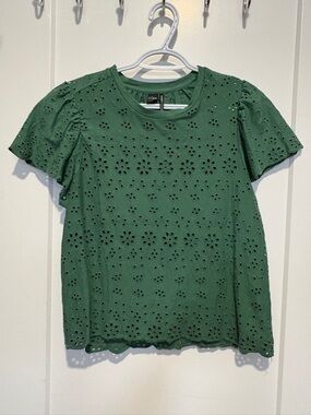 Simons Green Eyelet Floral Short Sleeve Tee